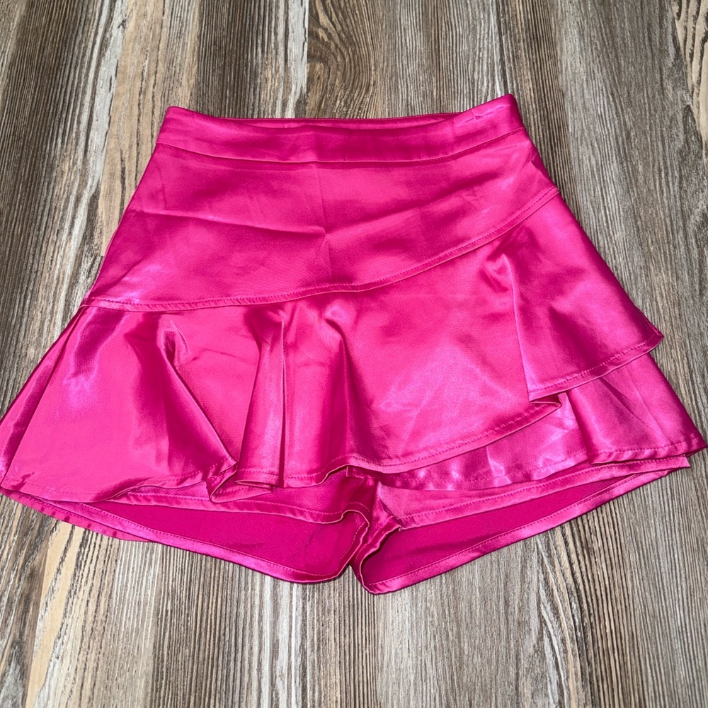 ⭐️NTW Pink skirt size small! ⭐️